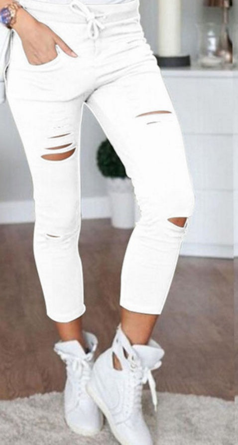 FlexFit Distressed Cotton Jeans: Sleek & Stretchy